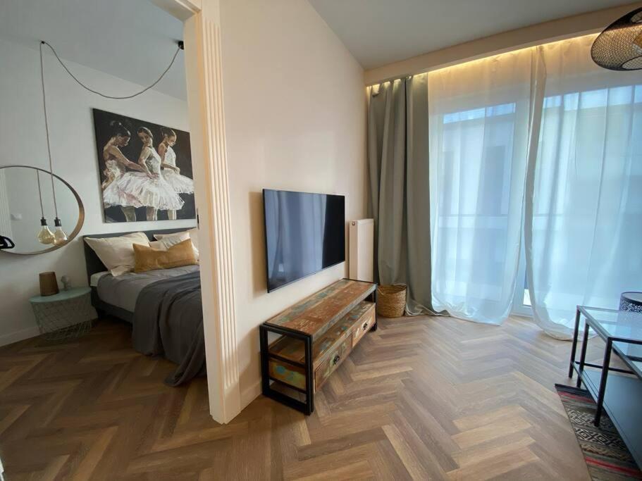 Art Marina Nad Rzeka Z Bezplatnym Parkingiem Apartment วรอตซวาฟ ภายนอก รูปภาพ
