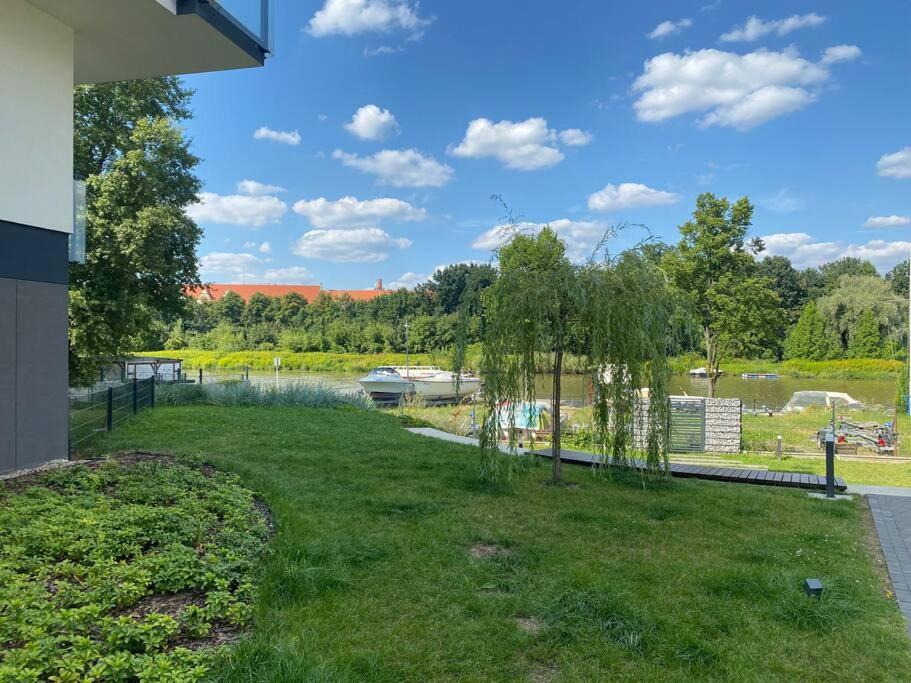 Art Marina Nad Rzeka Z Bezplatnym Parkingiem Apartment วรอตซวาฟ ภายนอก รูปภาพ