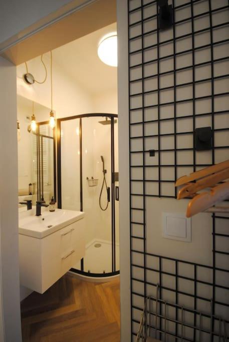 Art Marina Nad Rzeka Z Bezplatnym Parkingiem Apartment วรอตซวาฟ ภายนอก รูปภาพ